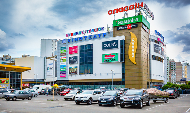 У Києві за $22,5 млн виставили на продаж великий торговий центр 