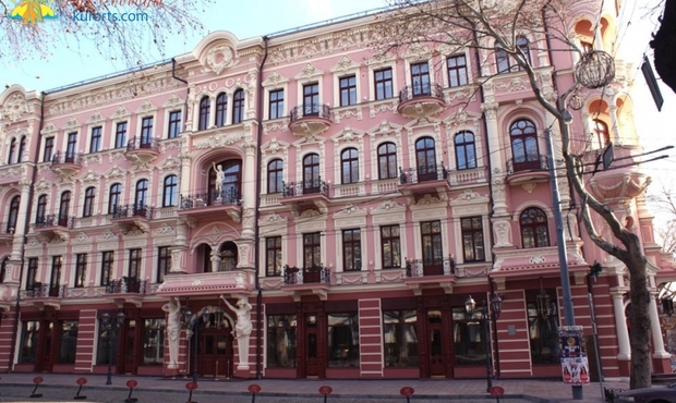 Суд на вимогу СБУ наклав арешт на готель «Брістоль» Кауфмана у справі про кредит Укргазбанку
