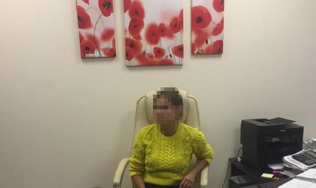 У Києві приватну виконавицю затримали на хабарі