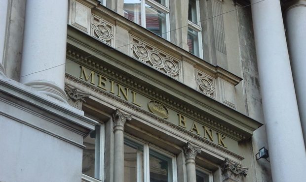 Євробанк забрав ліцензію у Meinl Bank, який фігурував у сумнівних операціях українських банків