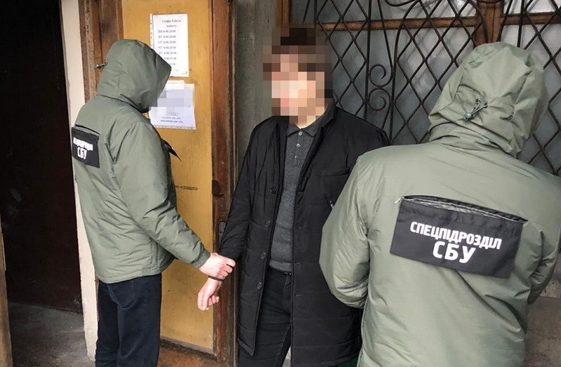 Галерея чиновников и разоблачение. Задержанный мчс ога. Депутаты и чиновники. Карикатуры на чиновников коррупционеров. Жилкомцентр арест директора.