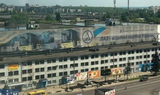 Львів готує звернення до уряду через зарплатні борги на ЛАЗі