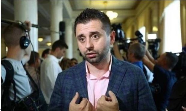 У фракції "Слуга народу" є 226 голосів за законопроект про банки - Арахамія