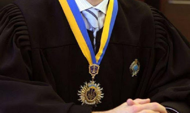 Понад 200 суддів склали присягу та набули повноважень