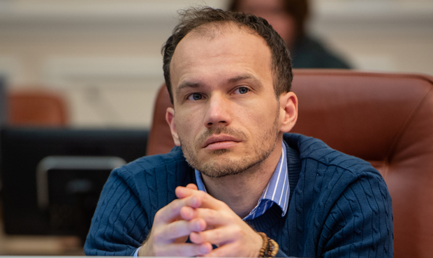 Голова Мін’юсту просить Раду ухвалити закон, що не дасть Суркісам забрати 10 мільярдів у Приватбанку