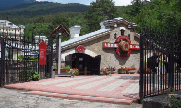 Окупанти продають завод "Масандра" у Криму