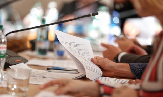 Комітет Ради підтримав дозвіл адвокатам, нотаріусам та АК обіймати посади на держслужбі