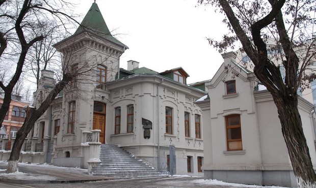 Приватбанк заявляє про рейдерське захоплення "Дому Брежнєва" у центрі Дніпра