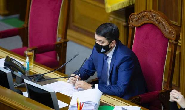 Разумков підписав закони про реструктуризацію валютних кредитів
