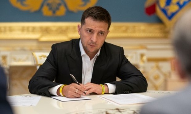 Зеленський підписав закон про врегулювання питання оплати праці співробітників апаратів судів