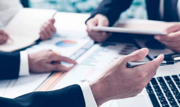 14 фінустанов пішли з ринку