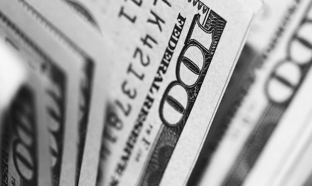 НБУ продав на міжбанку найбільше валюти за рік