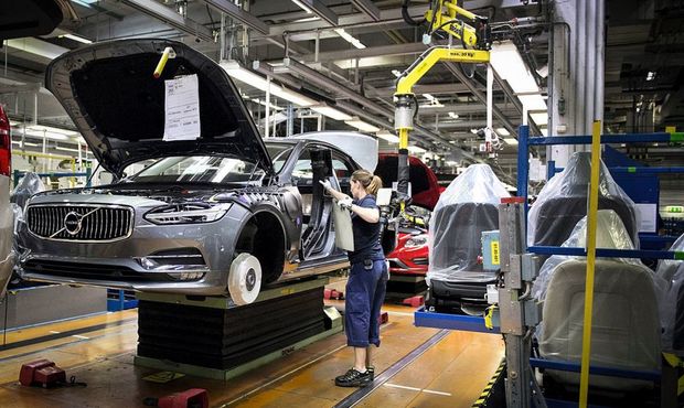Volvo припиняє виробництво та продаж автомобілів в Росії