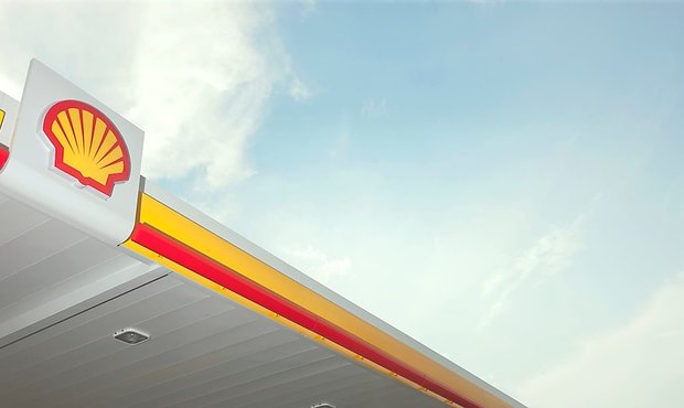 Shell виправдовує купівлю російської нафти, але прибутки передасть Україні