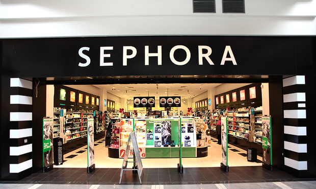 Косметичний рітейлер Sephora призупиняє діяльність в РФ