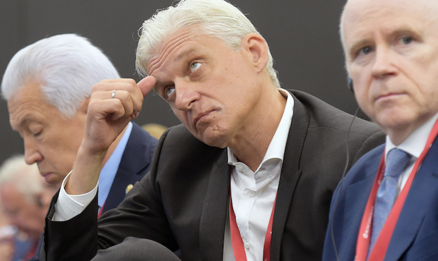 Під британські санкції потрапили банкір Тіньков, олігарх Швідлер та СЕО Сбєрбанку