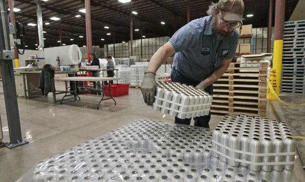 Американський виробник алюмінієвих банок вирішив піти з Росії