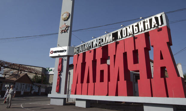 Журналіст: окупанти в Маріуполі руйнують меткомбінат ім. Ілліча