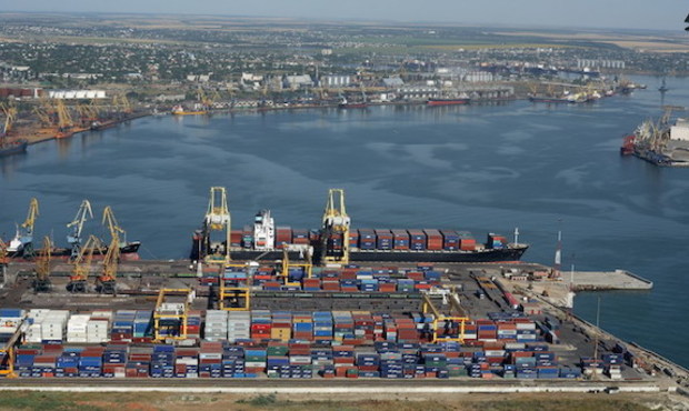 В українських портах заблоковано 70 суден, з них 6 іноземних – у Маріуполі