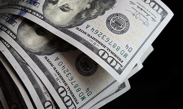 НБУ продав цього тижня рекордну з початку війни кількість валюти