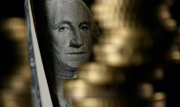 Від початку року НБУ продав вже 9 мільярдів доларів