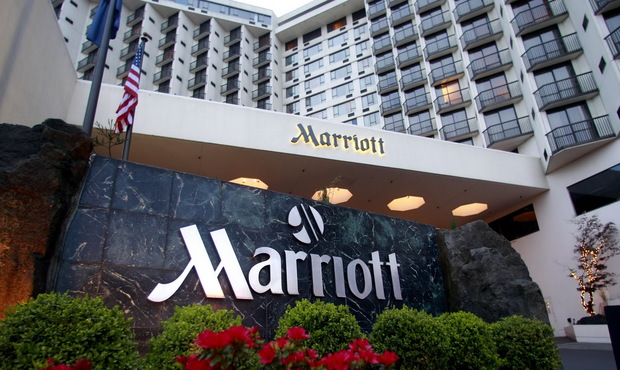 Мережа готелів Marriott призупиняє діяльність в Росії
