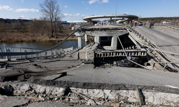 В Укравтодорі розповіли, скільки зруйнованих окупантами мостів уже відновили