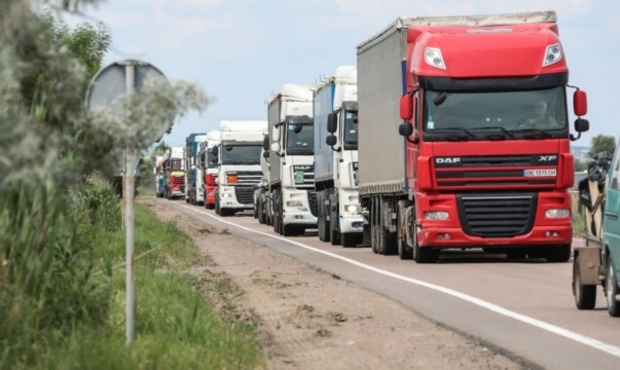 В Укртрансбезпеці викрили схему з дозволами на вантажні перевезення на $1,5 мільйона щороку