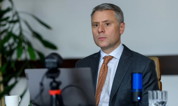 Кабмін поки не планує звільняти голову "Нафтогазу" Вітренка