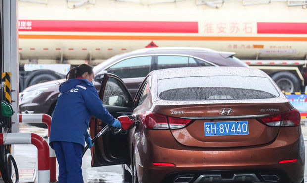 Китай нарощує експорт бензину на фоні падіння внутрішнього попиту