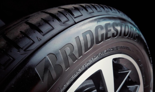 Японський виробник шин Bridgestone шукає покупця на свої російські активи