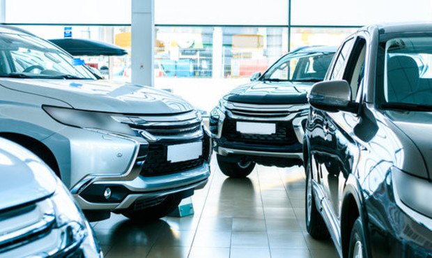 Ринок нових легкових авто у 2022 році просів на 63%