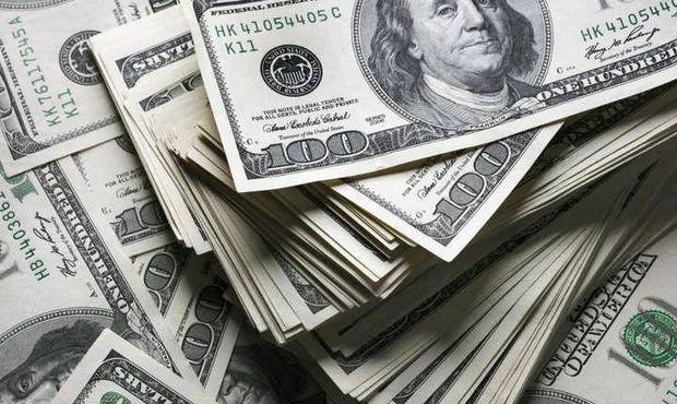 За перший тиждень 2023 року НБУ продав на міжбанку понад 682 мільйони доларів