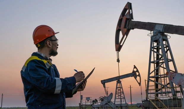Нафтогазові доходи РФ у січні впали майже на 50%