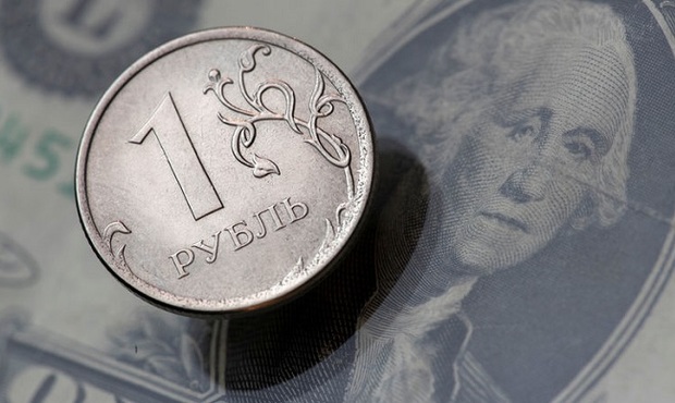 Російський рубль впав до 10-місячного мінімуму на тлі зниження цін на енергоносії