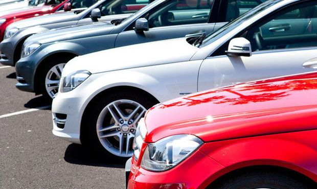 Російський авторинок у лютому обвалився на 62%