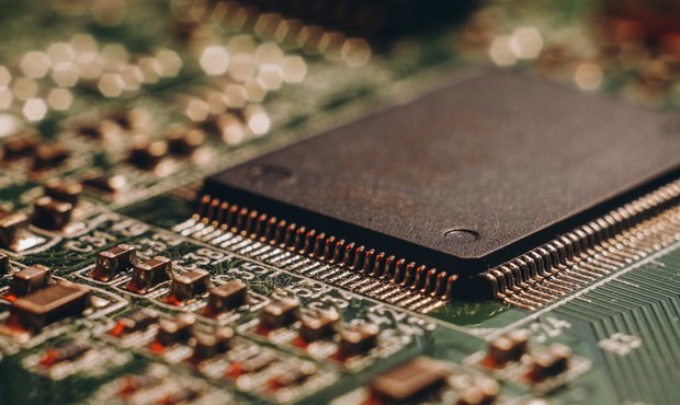 Японія вслід за США обмежує експорт технологій для напівпровідників