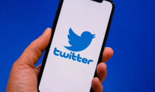 Доходи Twitter від реклами у США впали на 59%