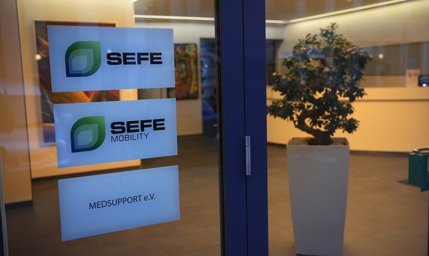 Німецька держкомпанія знову торгуватиме скрапленим газом з РФ