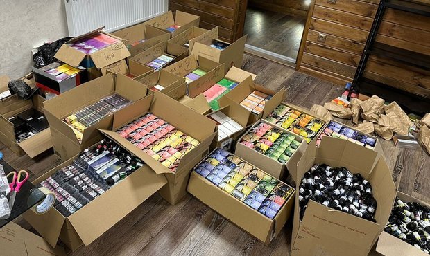 На Київщині викрили продавців нелегальних електронних сигарет: відправляли по всій Україні