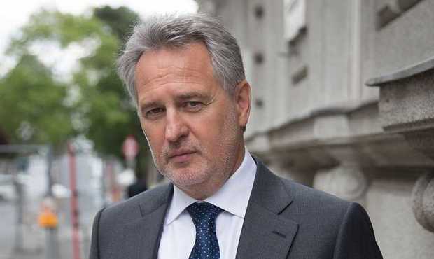 Фірташ викупив у Льовочкіна частку "Інтера" та змінив керівництво телеканалу