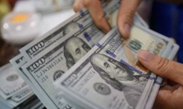 Нацбанк завершив рік продажем майже 900 мільйонів доларів на міжбанку