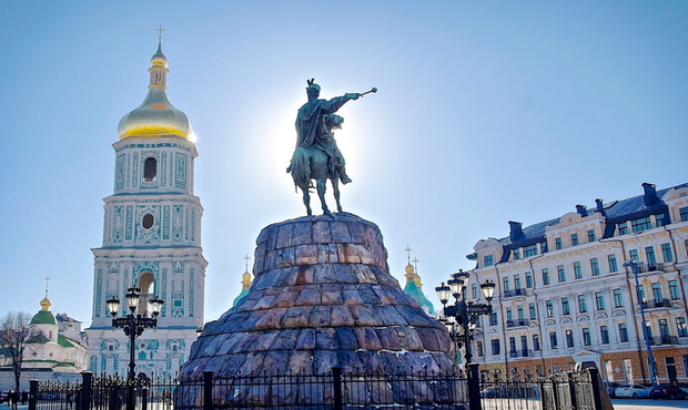 Київ скликає власників своїх єврооблігацій на 8 грудня