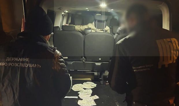 Списували та продавали військове майно за вищими цінами: ДБР викрило схему на майже 4 мільйони