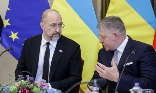 Україна домовилась зі Словаччиною про виробництво техніки для розмінування