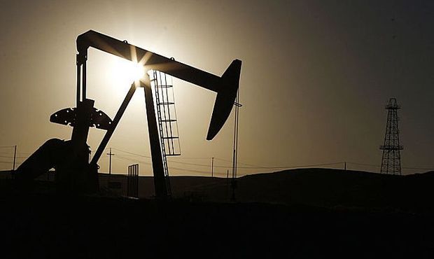 Нафта дешевшатиме поки нафтовидобувні компанії не почнуть банкрутувати, - аналітики