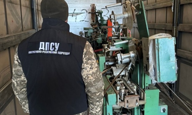 В Україну намагалися контрабандою завезти сигаретну лінію: її оцінили у 5 мільйонів