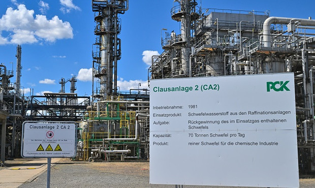 Німеччина знову бере під контроль активи "Роснєфті": угода з Катаром відкладається