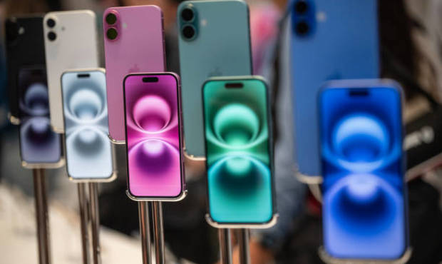 Apple тікає з Китаю: компанія планує збирати всі iPhone для США в Індії