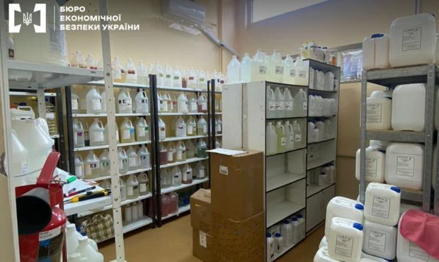 Правоохоронці ліквідували підпільне виробництво рідин для електронок: вилучено товару на 1,2 мільярдів